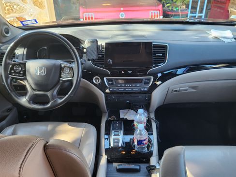 Used 2020 Honda Pilot Touring image 12