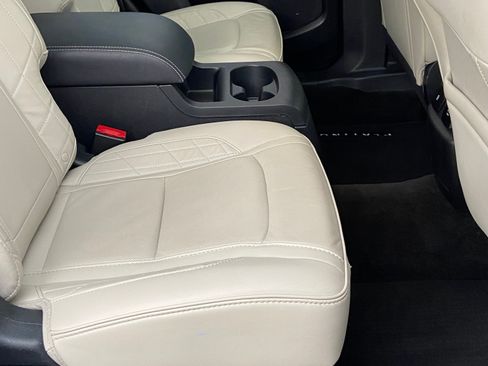 Used 2018 Ford Explorer Platinum AWD/4WD image 14