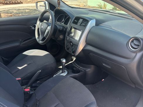 Used 2015 Nissan Versa SV FWD image 10