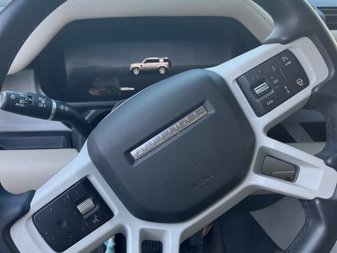 Used 2024 Land Rover Defender 110 S image 10