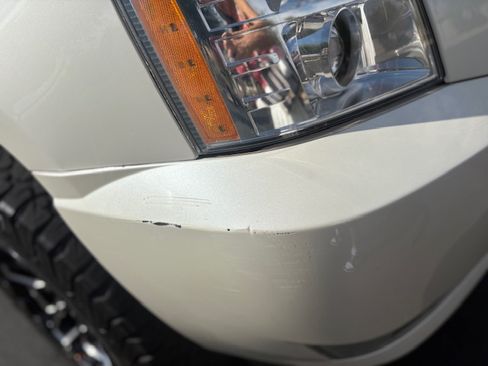 Used 2010 Cadillac Escalade EXT Premium image 14