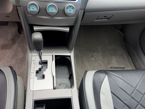 Used 2007 Toyota Camry LE FWD image 18
