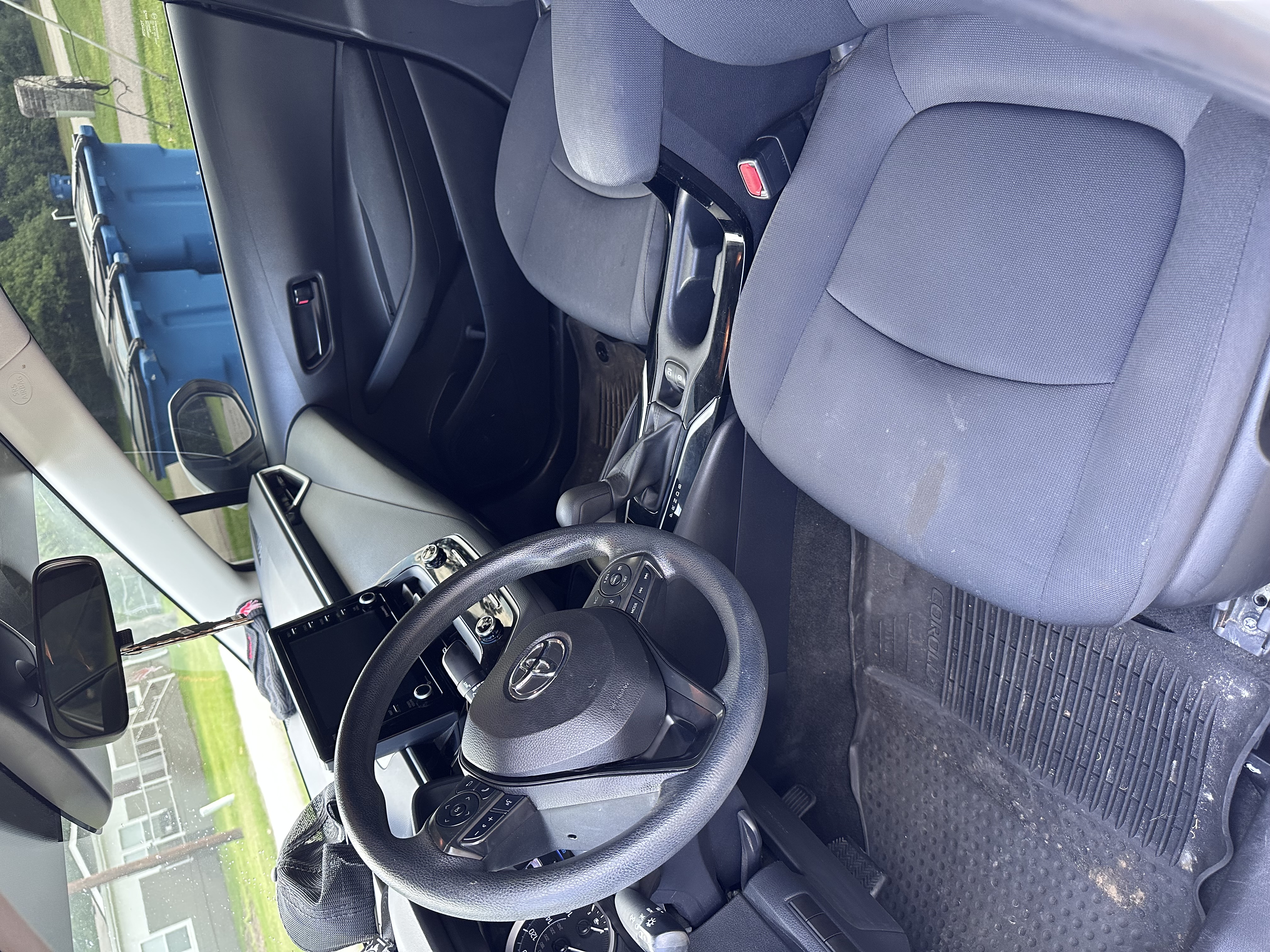 Used 2022 Toyota Corolla LE FWD image 10
