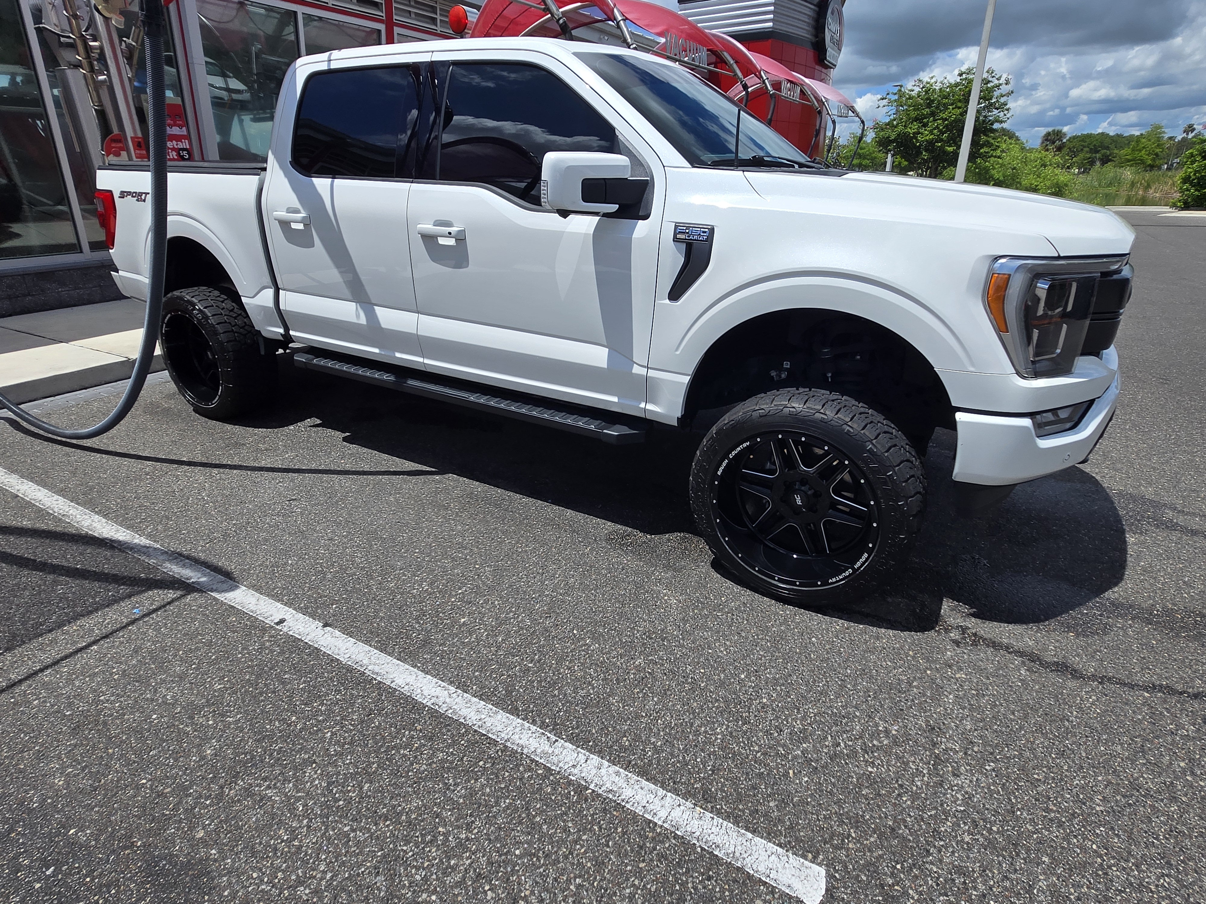Used 2023 Ford F150 Lariat w/ Equipment Group 502A High AWD/4WD image 8