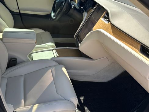 Used 2018 Tesla Model S 100D image 11