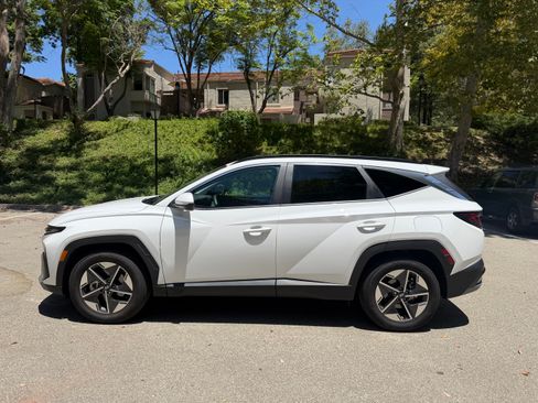 Used 2025 Hyundai Tucson SEL FWD image 2