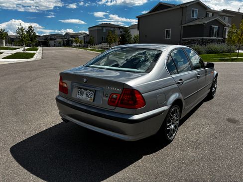 Used 2005 BMW 330xi Sedan AWD/4WD image 6