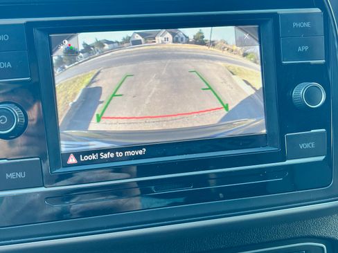 Used 2022 Volkswagen Atlas Cross Sport SE image 18