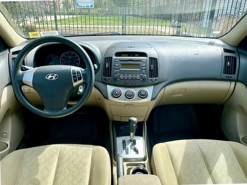 Used 2010 Hyundai Elantra GLS image 10