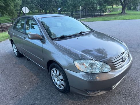 Used 2004 Toyota Corolla LE FWD image 2