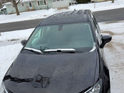 Used 2017 Chrysler Pacifica LX image 2