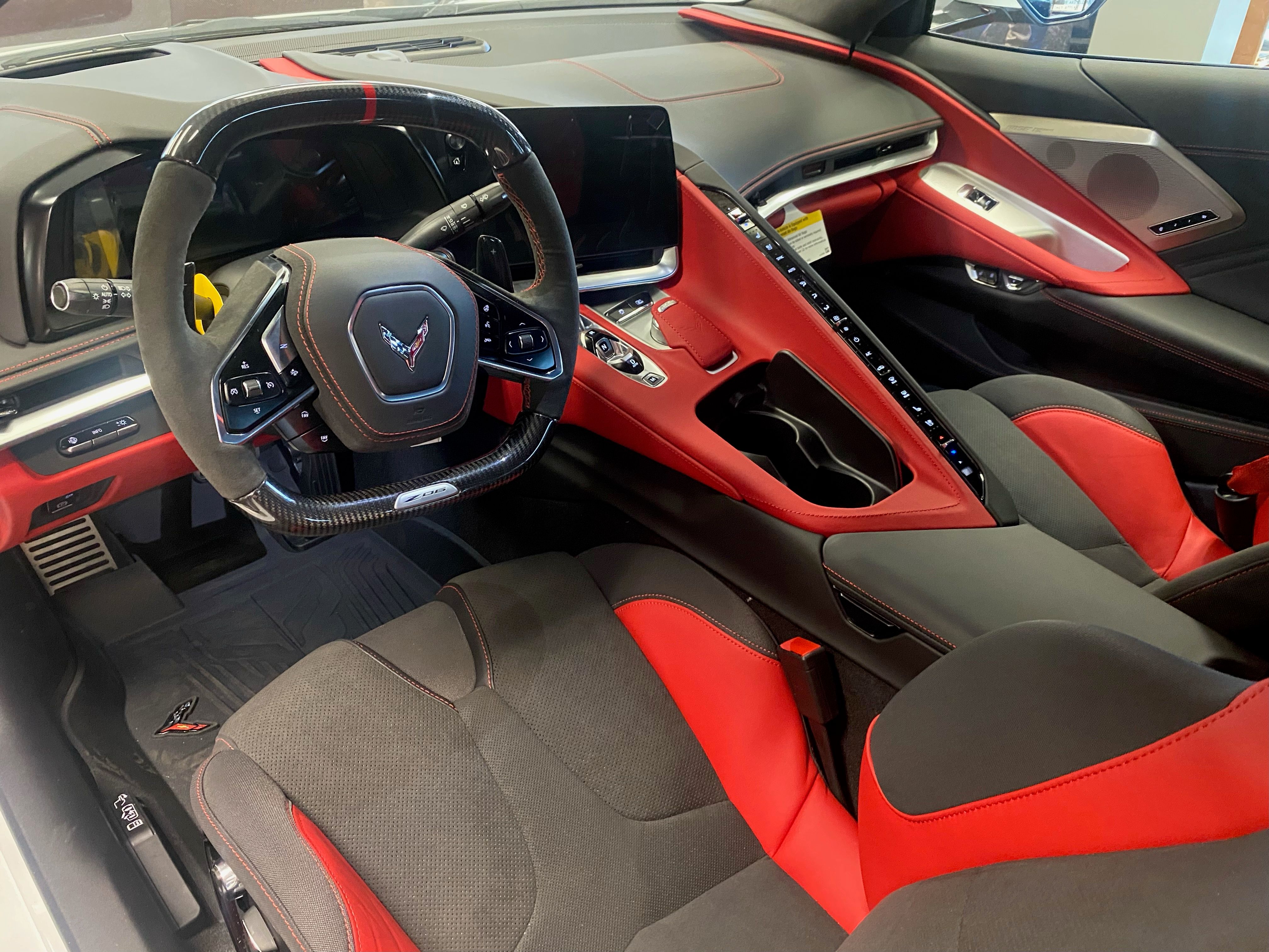 Used 2025 Chevrolet Corvette Z06 w/ Z07 Performance Package RWD image 16