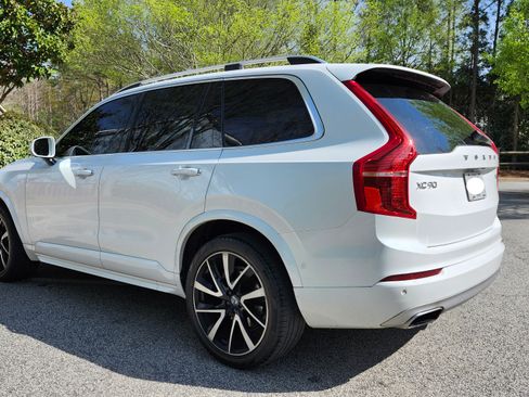 Used 2018 Volvo XC90 T6 Momentum w/ Convenience Package image 4