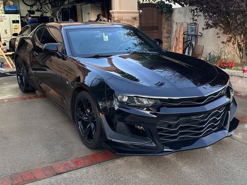 Used 2017 Chevrolet Camaro LT image 4