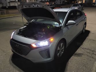 Used 2019 Hyundai Ioniq Limited FWD image 9