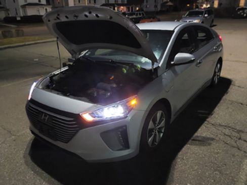 Used 2019 Hyundai Ioniq Limited FWD image 9