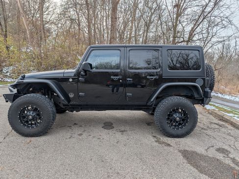 Used 2014 Jeep Wrangler Unlimited Sport w/ Quick Order Package 24S image 2