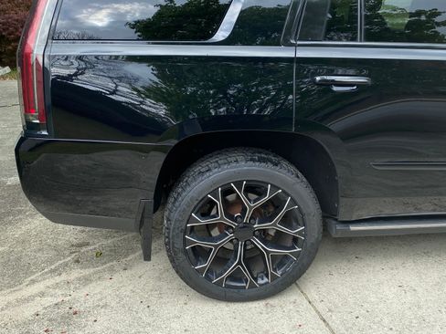 Used 2015 Cadillac Escalade Premium image 5