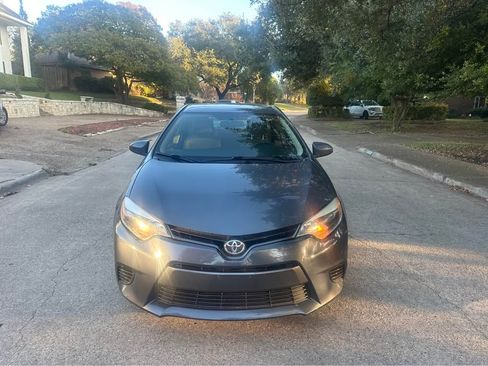 Used 2018 Toyota Corolla LE image 1