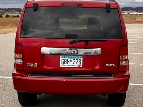 Used 2008 Jeep Liberty Limited w/ Premium Group II image 6