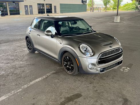 Used 2017 MINI Cooper S FWD image 4