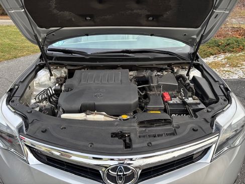 Used 2014 Toyota Avalon Limited image 24