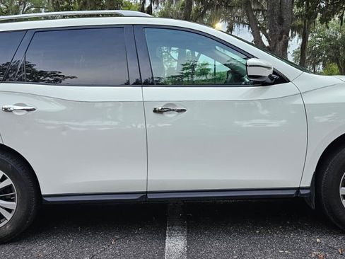 Used 2017 Nissan Pathfinder S FWD image 12
