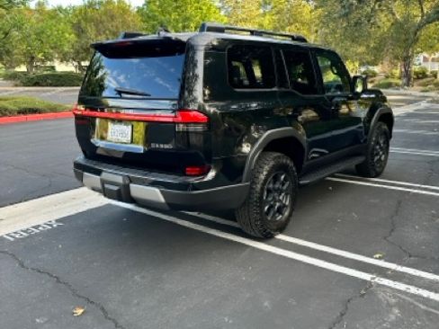 Used 2026 Lexus GX 550 AWD/4WD image 2