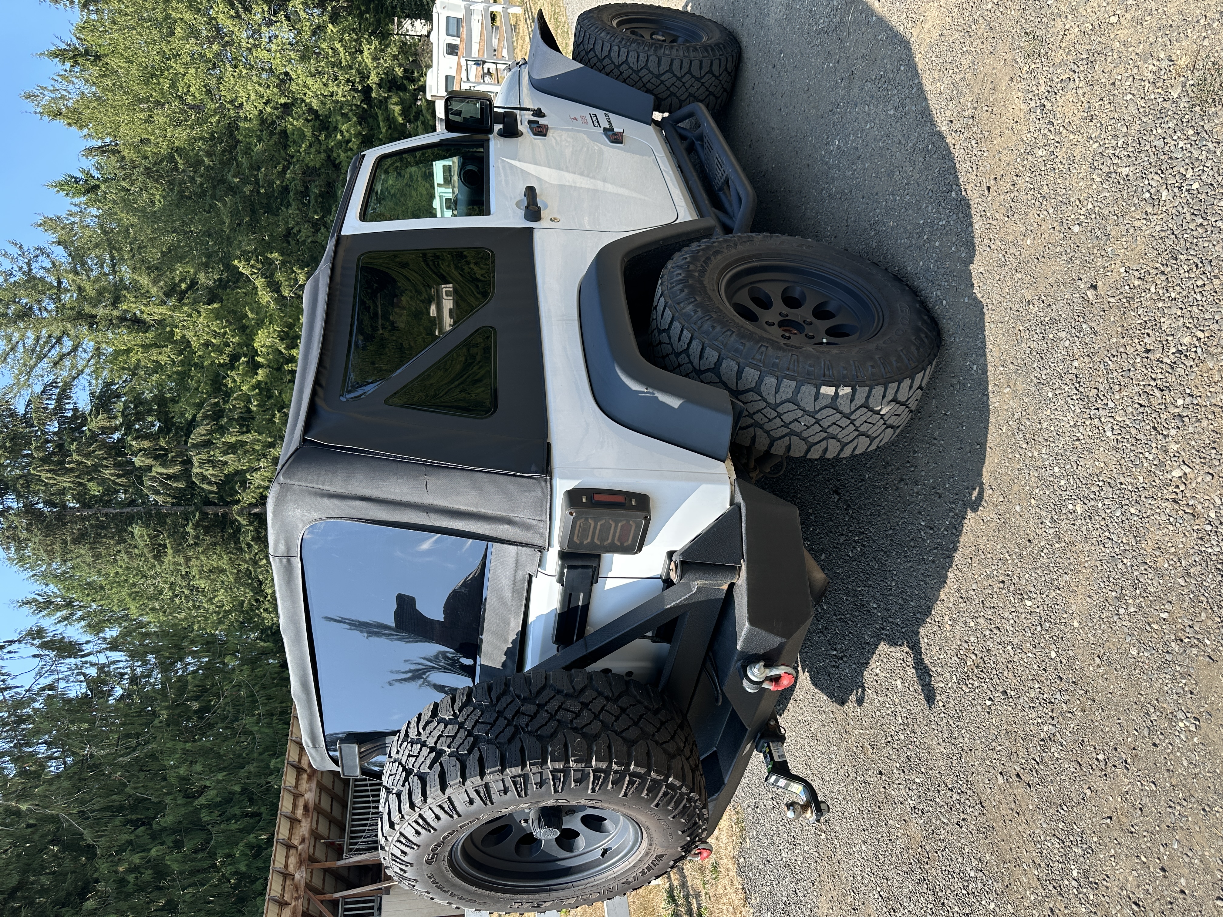 Used 2017 Jeep Wrangler Sport AWD/4WD image 4