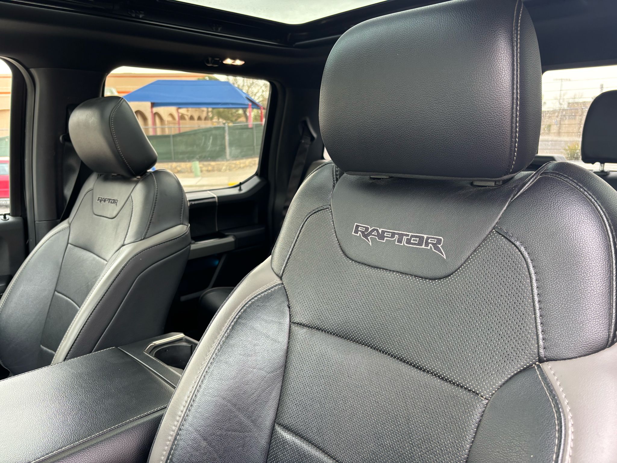 Used 2018 Ford F150 Raptor w/ Equipment Group 802A Luxury AWD/4WD image 8