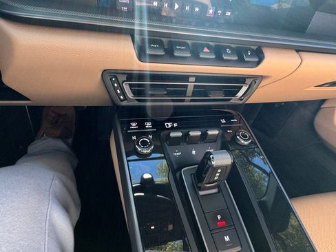 Used 2020 Porsche 911 Carrera image 11