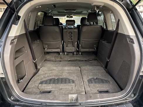 Used 2011 Honda Odyssey Touring Elite image 9
