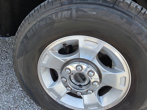 Used 2013 Ford F250 XLT w/ XLT Interior Pkg image 2