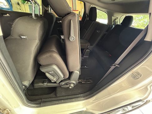 Used 2017 Dodge Journey Crossroad AWD/4WD image 11