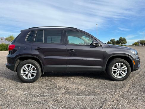 Used 2016 Volkswagen Tiguan S image 5