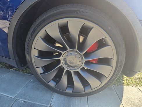 Used 2020 Tesla Model Y Performance image 25