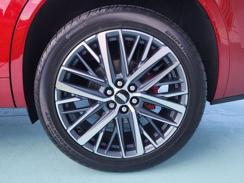 Used 2025 Cadillac XT6 Sport w/ Platinum Package image 4