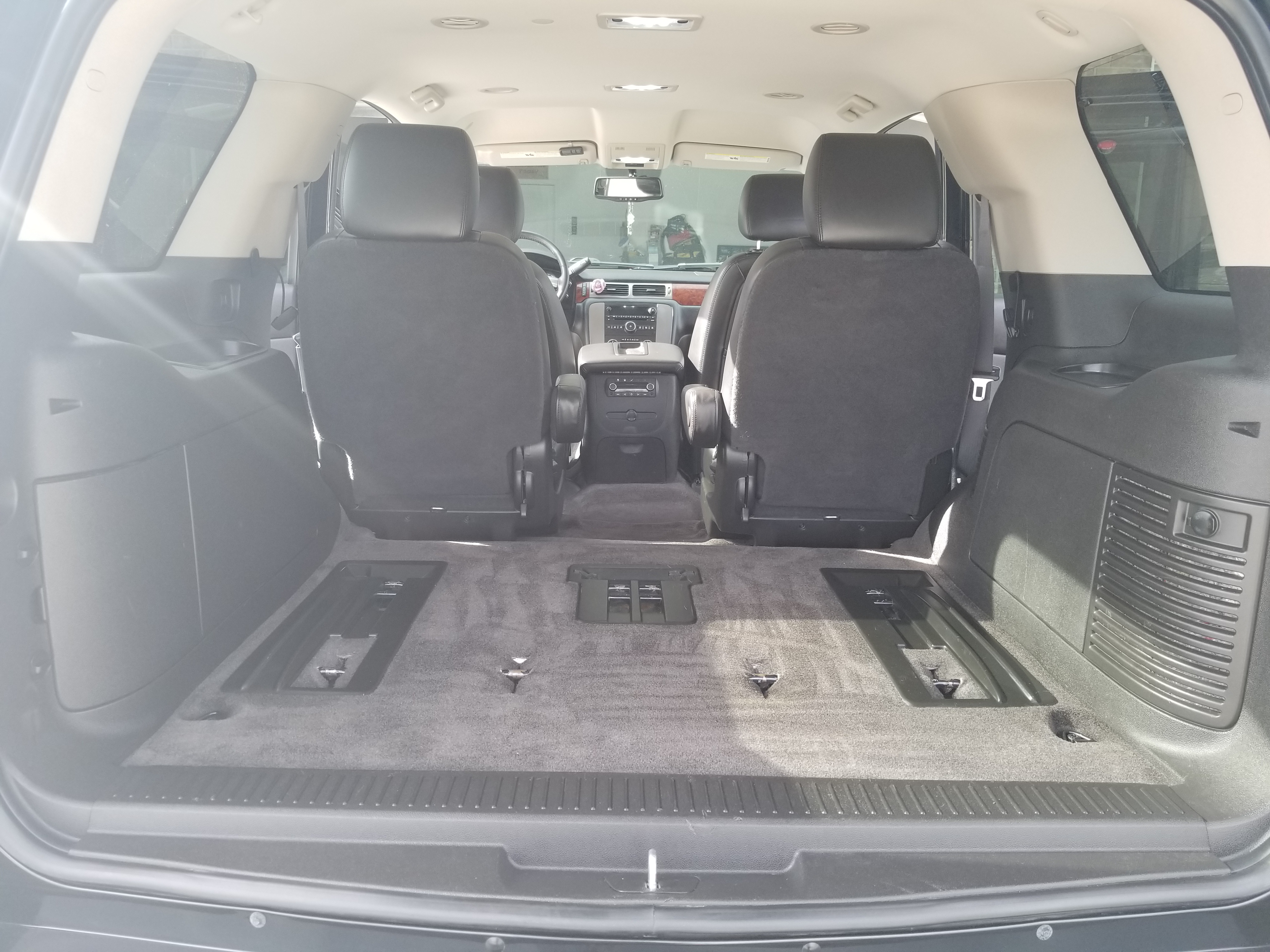 Used 2011 GMC Yukon SLT AWD/4WD image 2