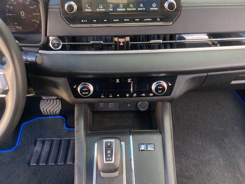 Used 2023 Mitsubishi Outlander SEL image 16