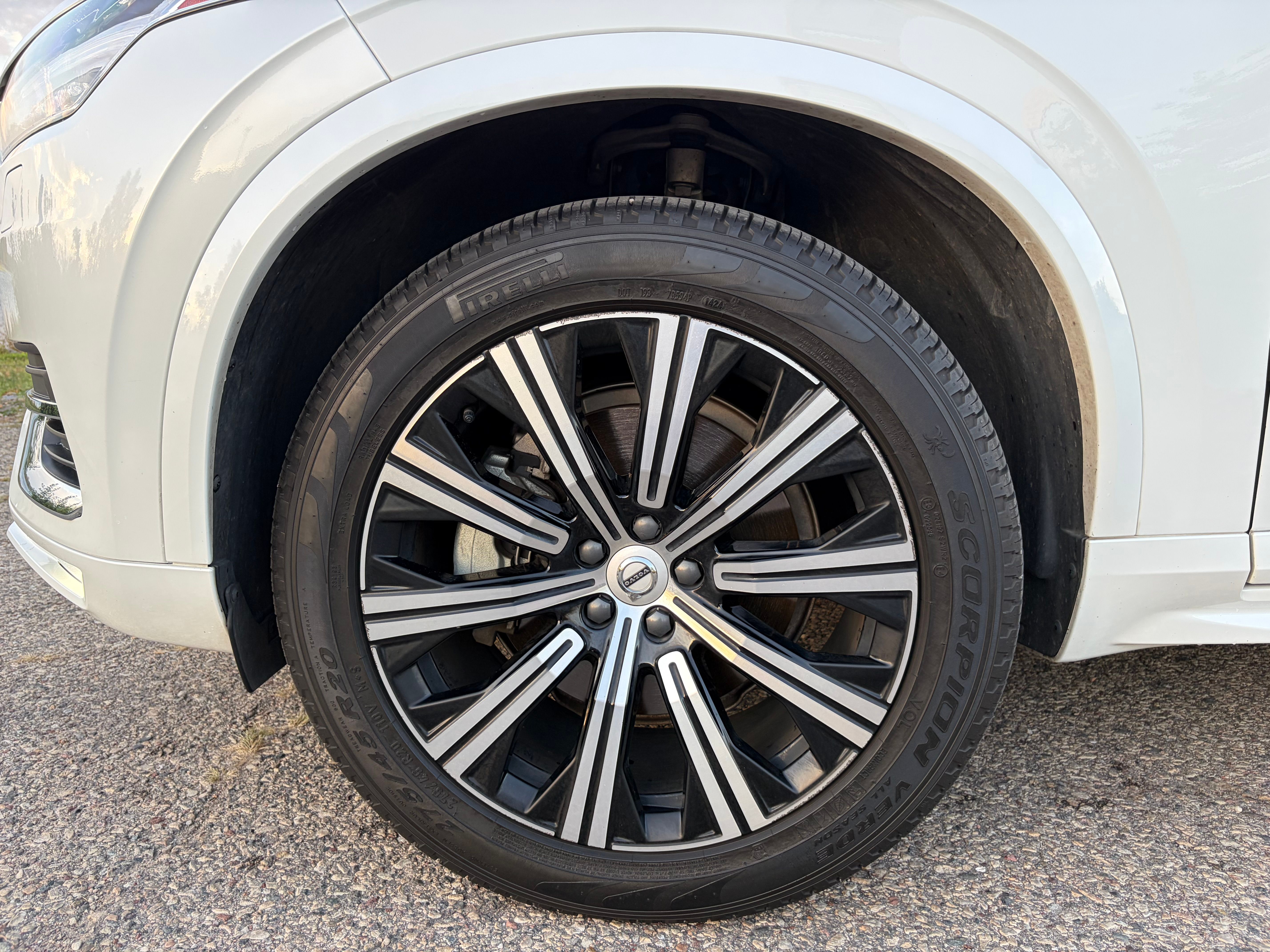 Used 2025 Volvo XC90 B5 Core w/ Protection Package Premier AWD/4WD image 11