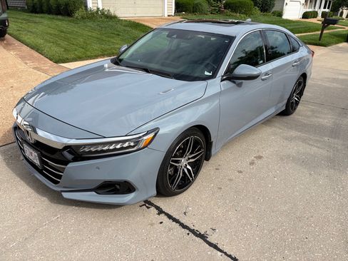 Used 2021 Honda Accord Touring image 6