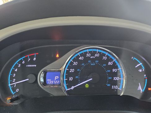 Used 2012 Toyota Sienna XLE image 9