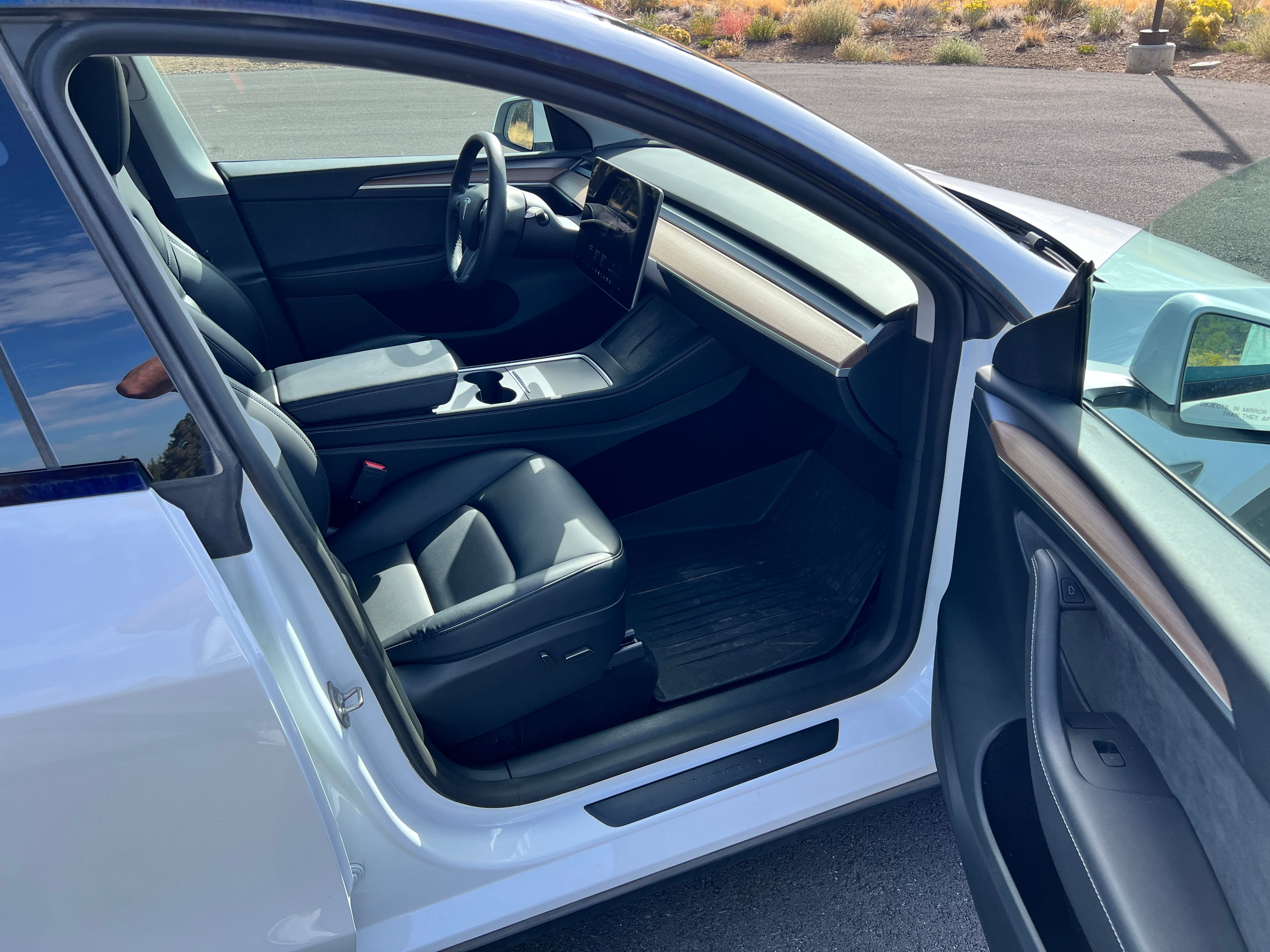 Used 2024 Tesla Model Y Long Range AWD/4WD image 20