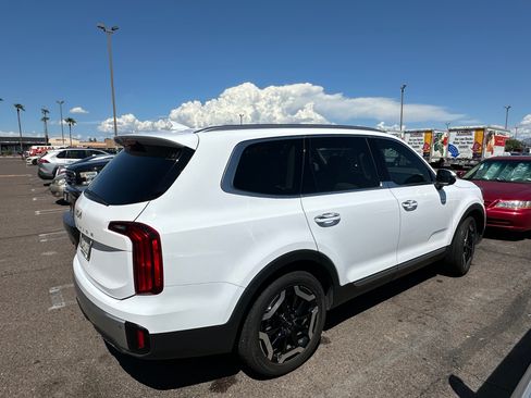 Used 2024 Kia Telluride S w/ S Sunroof Package image 6