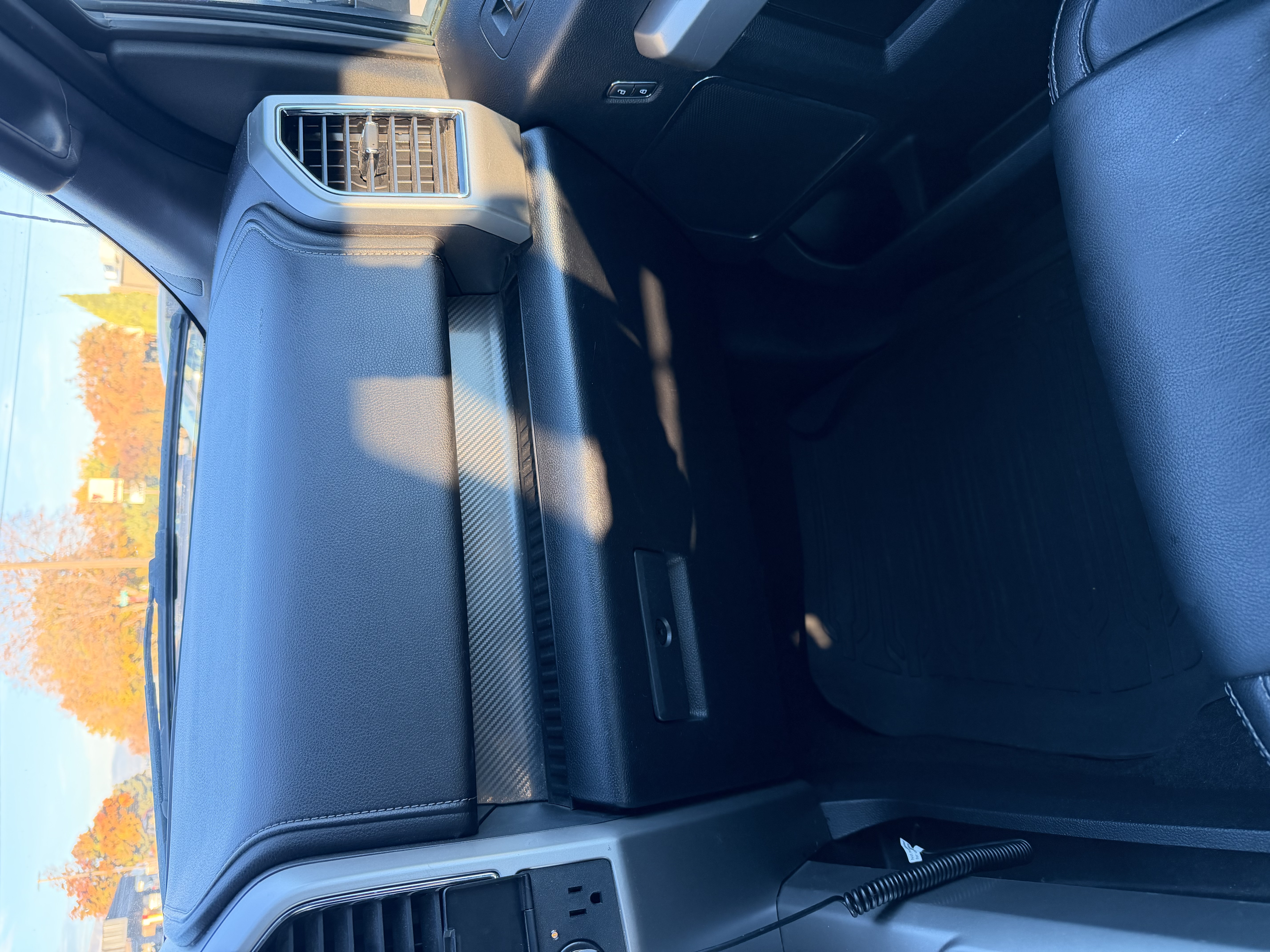Used 2020 Ford F150 Lariat w/ Equipment Group 502A Luxury AWD/4WD image 10