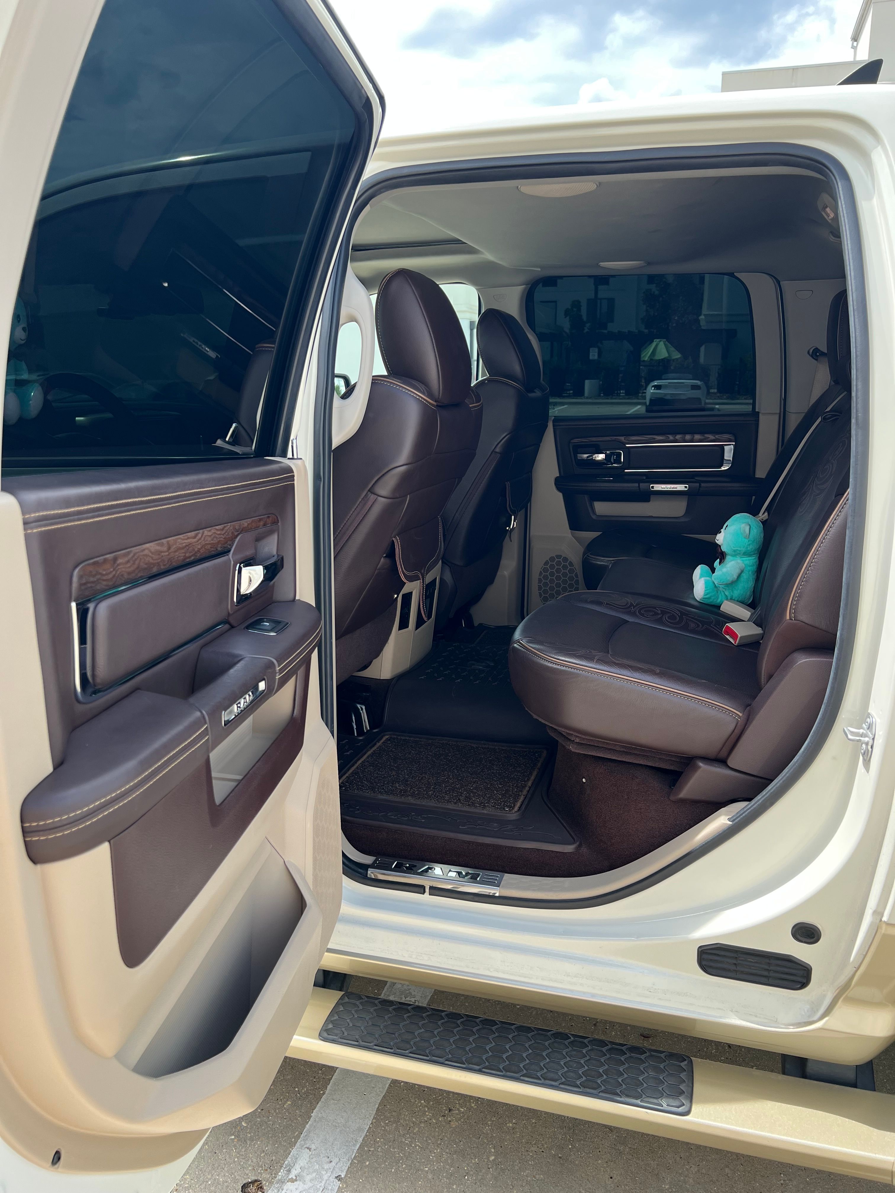 Used 2016 RAM 1500 Laramie Longhorn w/ Convenience Group AWD/4WD image 15