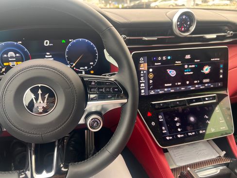 Used 2023 Maserati Grecale Modena image 12