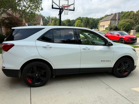 Used 2019 Chevrolet Equinox LT FWD image 2