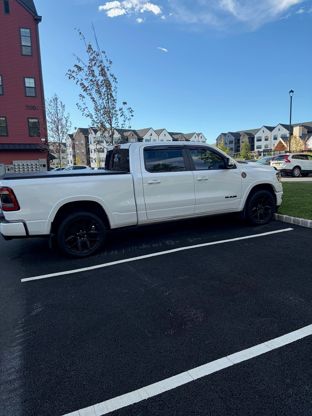 Used 2020 RAM 1500 Laramie AWD/4WD image 6