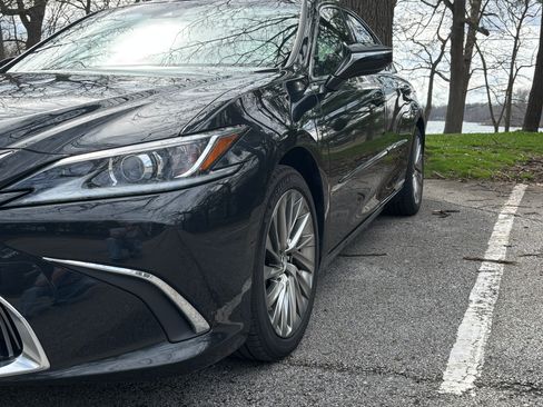 Used 2019 Lexus ES 300h image 4